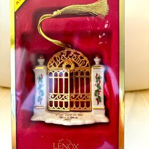 Lenox 2005 "1st Year in the New Home" Porcelain Christmas Tree Ornament with Box